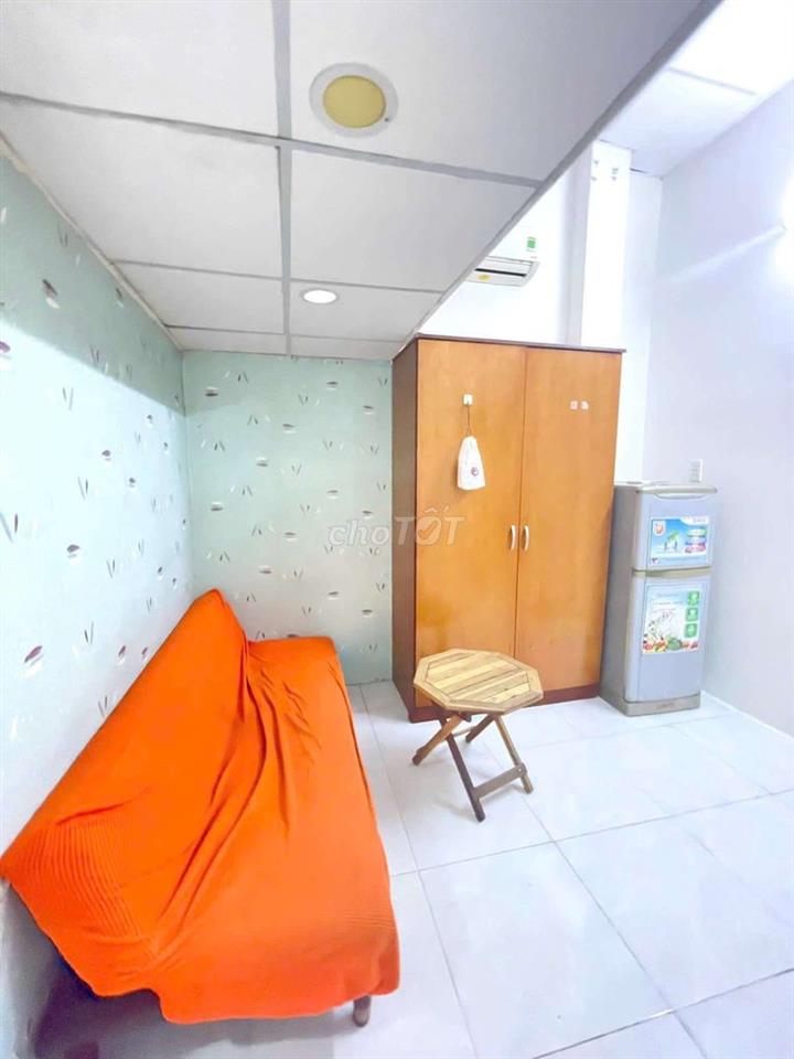 Phòng full nội thất có máy giặt chung