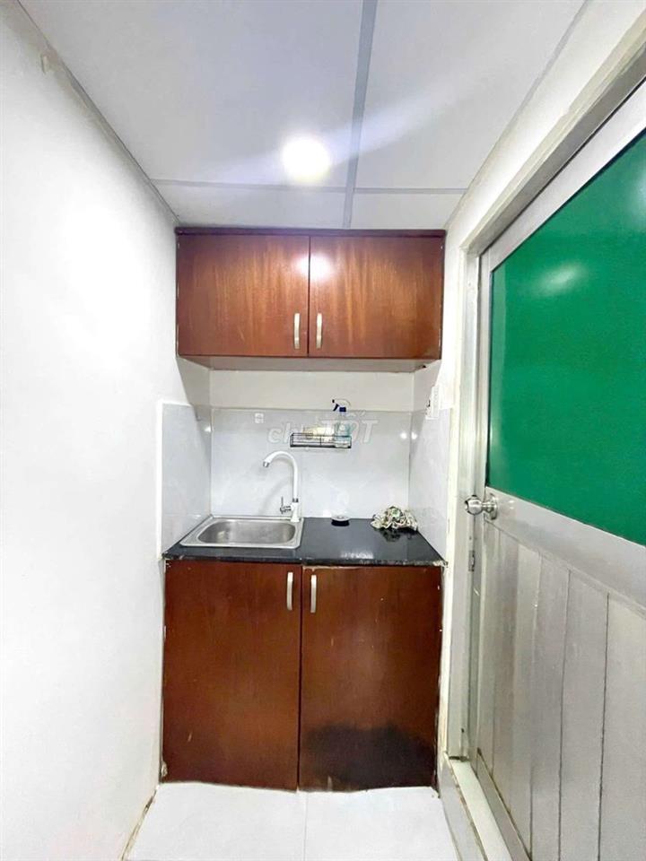 Phòng full nội thất có máy giặt chung