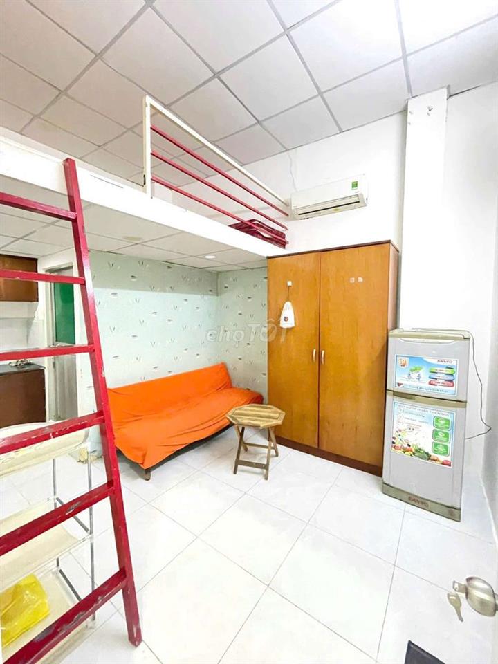 Phòng full nội thất có máy giặt chung
