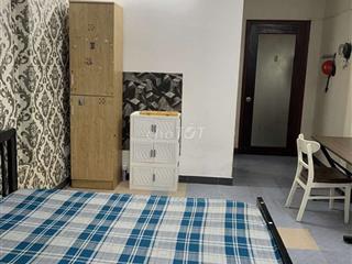 Phòng có cửa sổ giếng trời