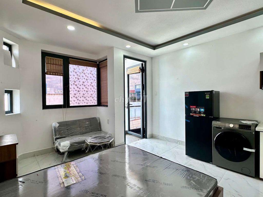 Phòng mới dạng studio có ban công thoáng