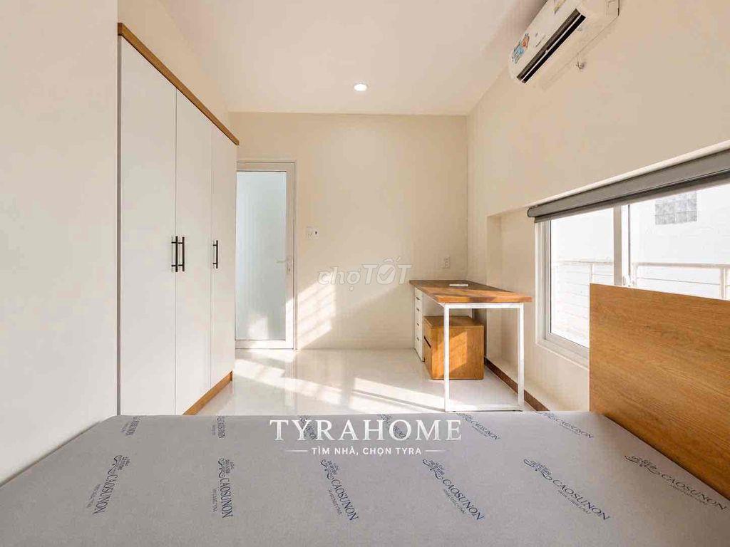 Penthouse 2PN 100m² Bạch Đằng Tân Bình | Ban Công Lớn | Gần Sân Ba