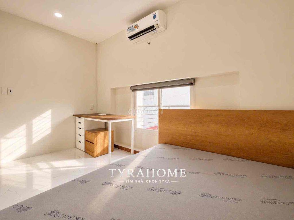 Penthouse 2PN 100m² Bạch Đằng Tân Bình | Ban Công Lớn | Gần Sân Ba