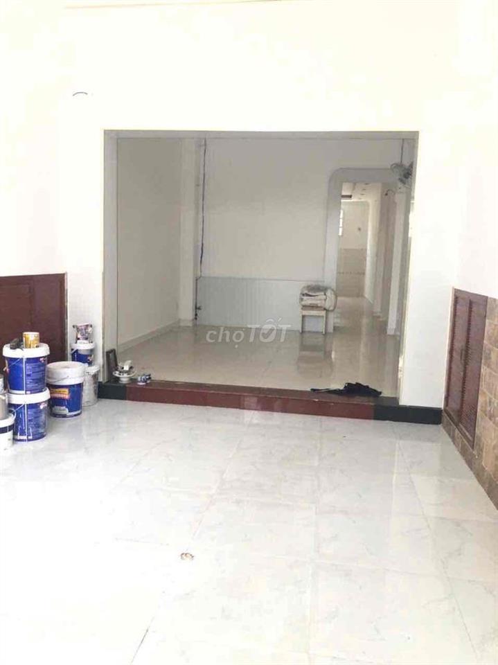 Mặt Bằng Ngay Chợ Căn Cư Nguyễn Oanh đường rộng