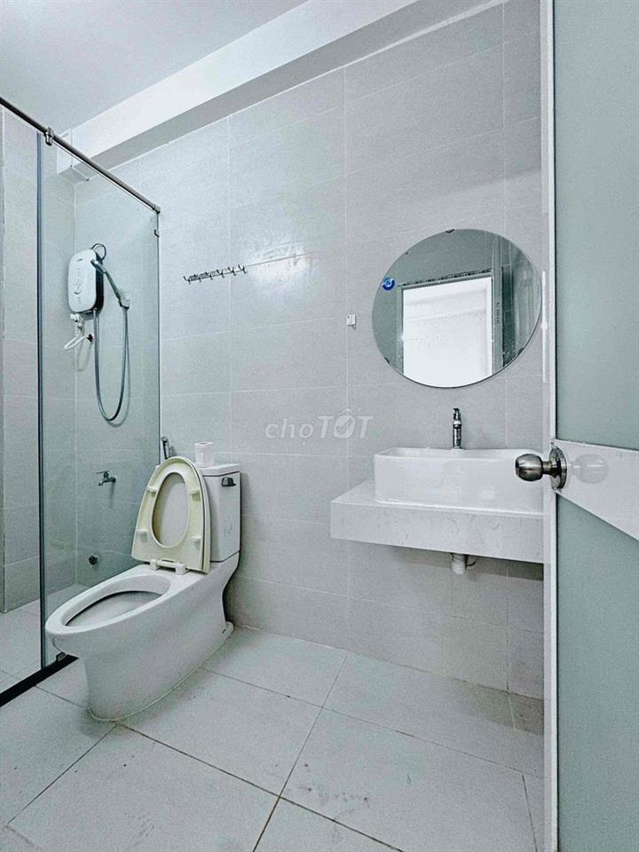 Phòng Trọ 2pn gần Văn Lang, Uef, Giao thông vận tải, ngoại thương