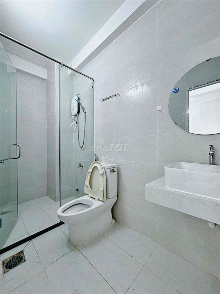Phòng Trọ 2pn gần Văn Lang, Uef, Giao thông vận tải, ngoại thương