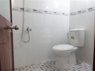Phòng có vệ sinh, gác lửng, bếp, bồn rửa... riêng biệt