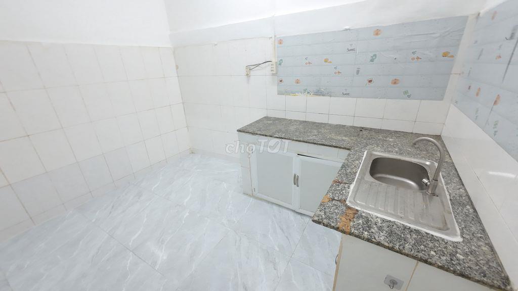 Nhà 2 phòng ngủ, 1 trệt, 2 nhà vệ sinh, 1 bếp. Bình Thạnh, HCM