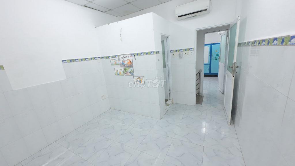 Nhà 2 phòng ngủ, 1 trệt, 2 nhà vệ sinh, 1 bếp. Bình Thạnh, HCM