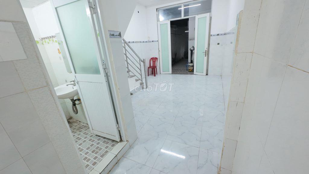 Nhà 2 phòng ngủ, 1 trệt, 2 nhà vệ sinh, 1 bếp. Bình Thạnh, HCM
