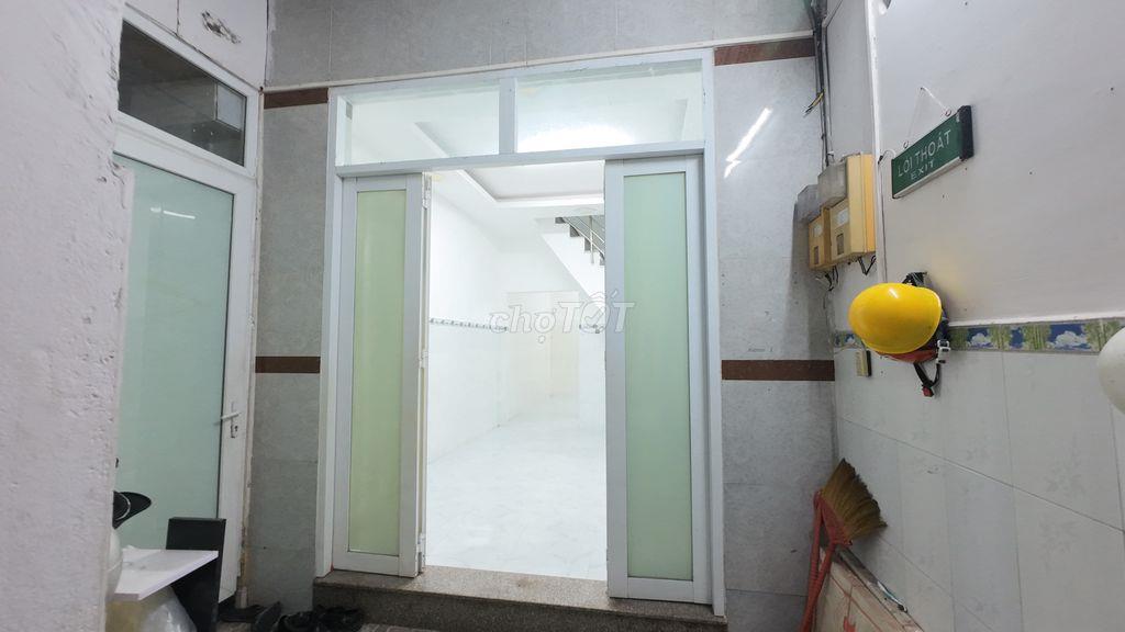 Nhà 2 phòng ngủ, 1 trệt, 2 nhà vệ sinh, 1 bếp. Bình Thạnh, HCM