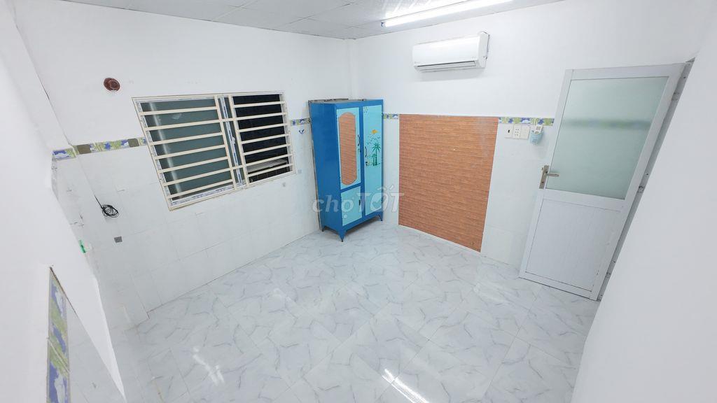 Nhà 2 phòng ngủ, 1 trệt, 2 nhà vệ sinh, 1 bếp. Bình Thạnh, HCM