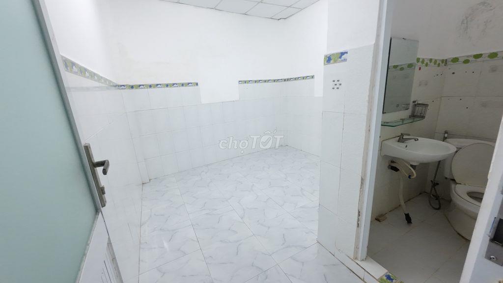 Nhà 2 phòng ngủ, 1 trệt, 2 nhà vệ sinh, 1 bếp. Bình Thạnh, HCM