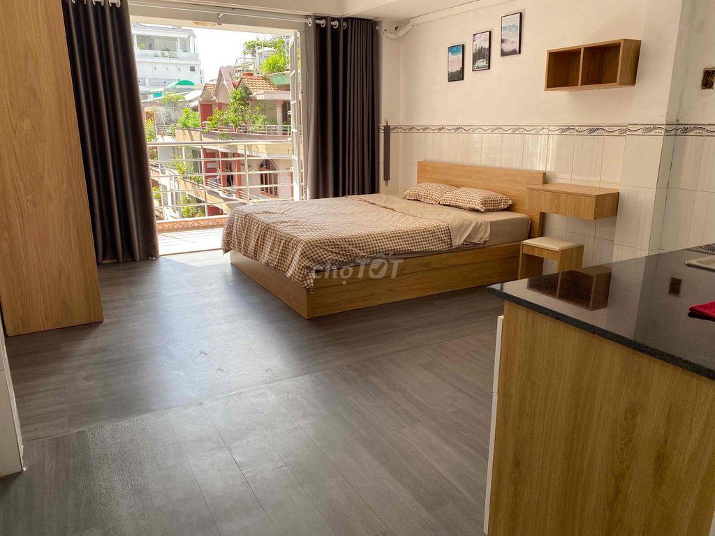 studio full nội thất ban công trung tâm phú nhuận