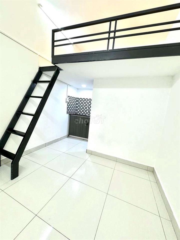 🔥 Gác Cao Có Máy Lạnh Chỉ 3.7 Triệu - Gần Văn Lang, HUTECH