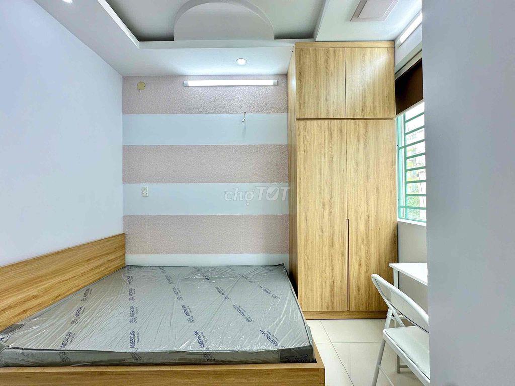 STUDIO FULL NỘI THẤT BAN CÔNG NGAY THÍCH QUẢNG ĐỨC