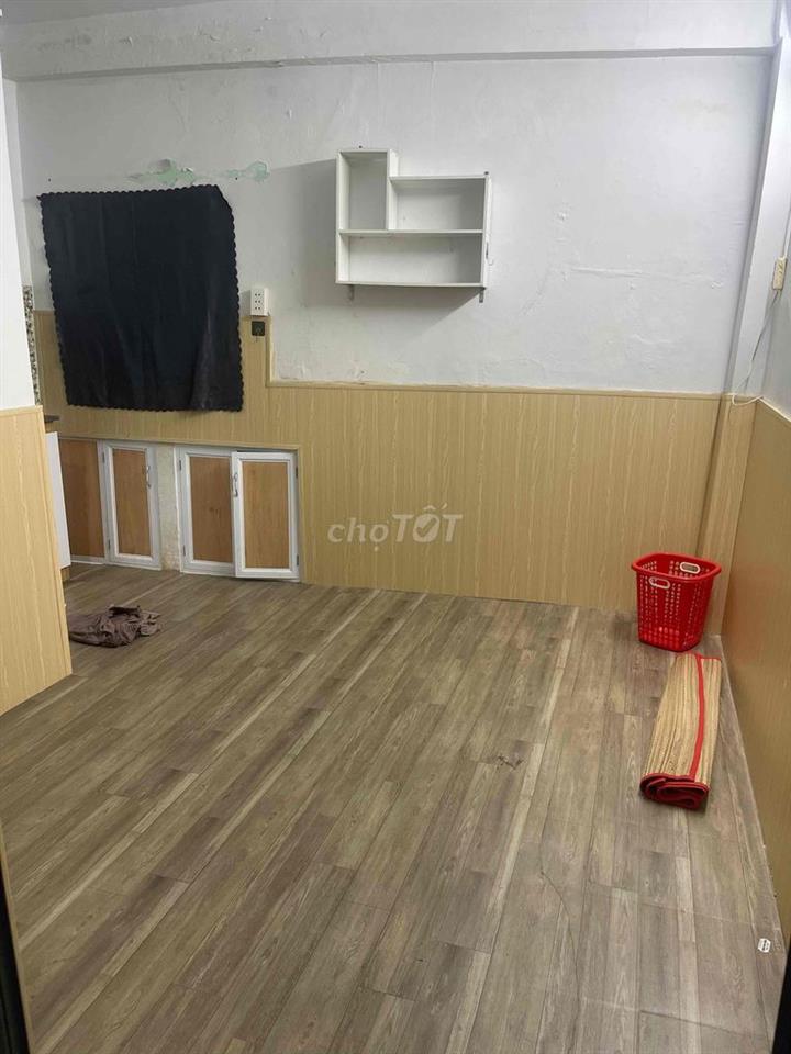 PHÒNG TẦNG TRỆT THOÁNG