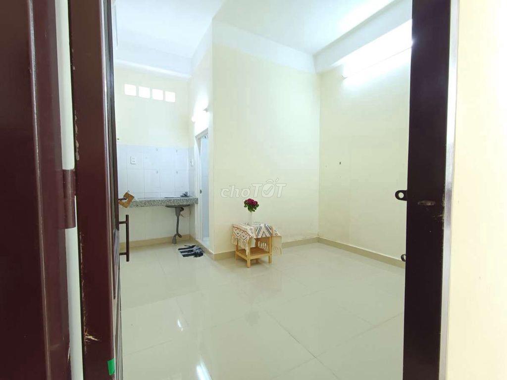 PHÒNG GẦN HUTECH, D1, D2 GIÁ 3.5 ĐẾN 4.3 TR
