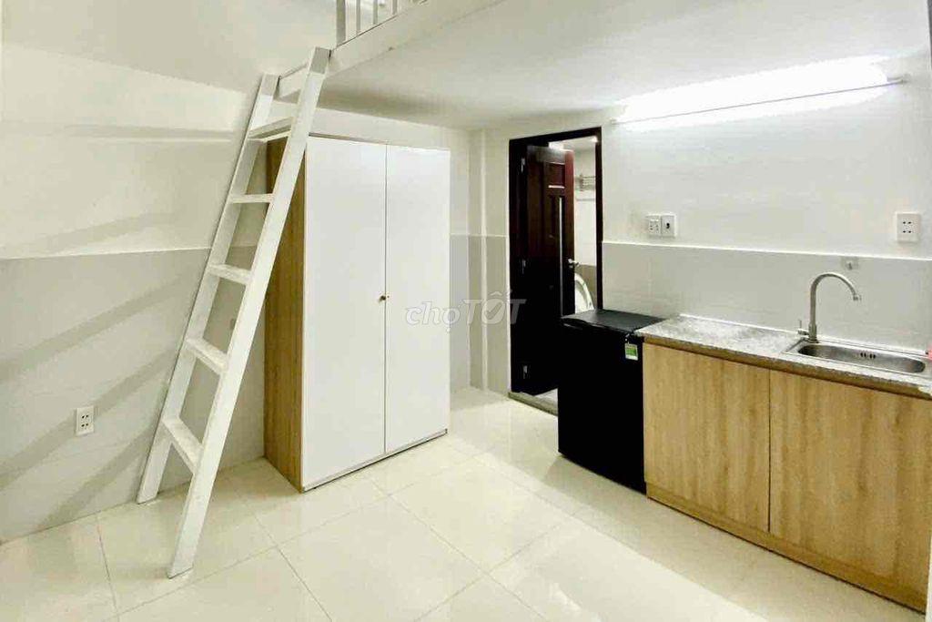 CHO THUÊ CĂN HỘ CAO CẤP CÓ CỬA SỐ BAN CÔNG LỚN
