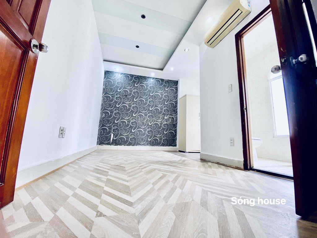 căn hộ 1 phòng ngủ rộng tách bếp full tiện nghi cửa sổ trời phòng lớn