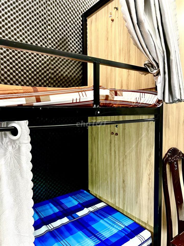 giường tầng cao cấp ngay Hutech, Máy Lạnh, giờ tự do