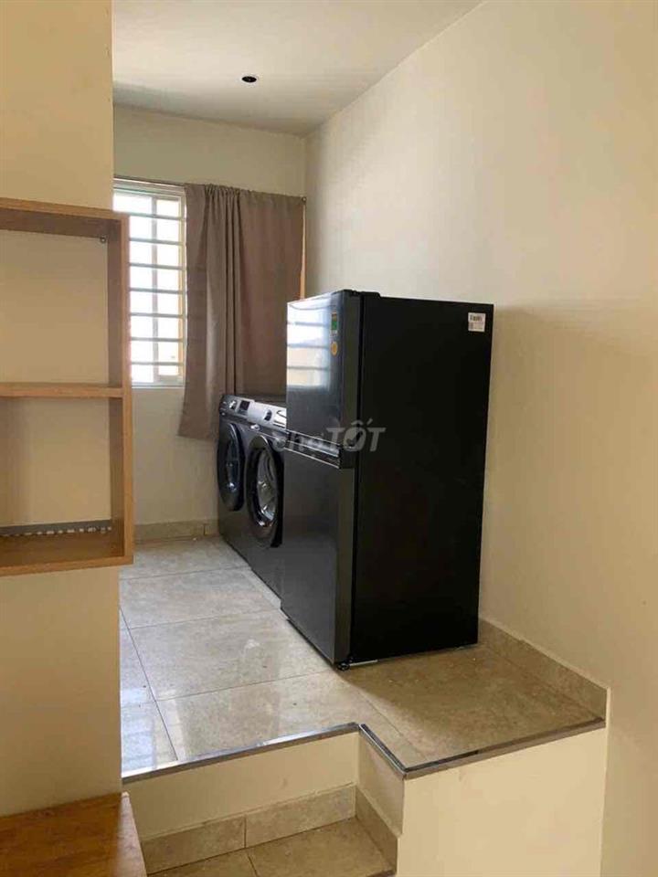 PHÒNG ĐẸP STUDIO CÓ THANG MÁY CỬA SỔ TRỜI MÁY GIẶT SẤY RIÊNG