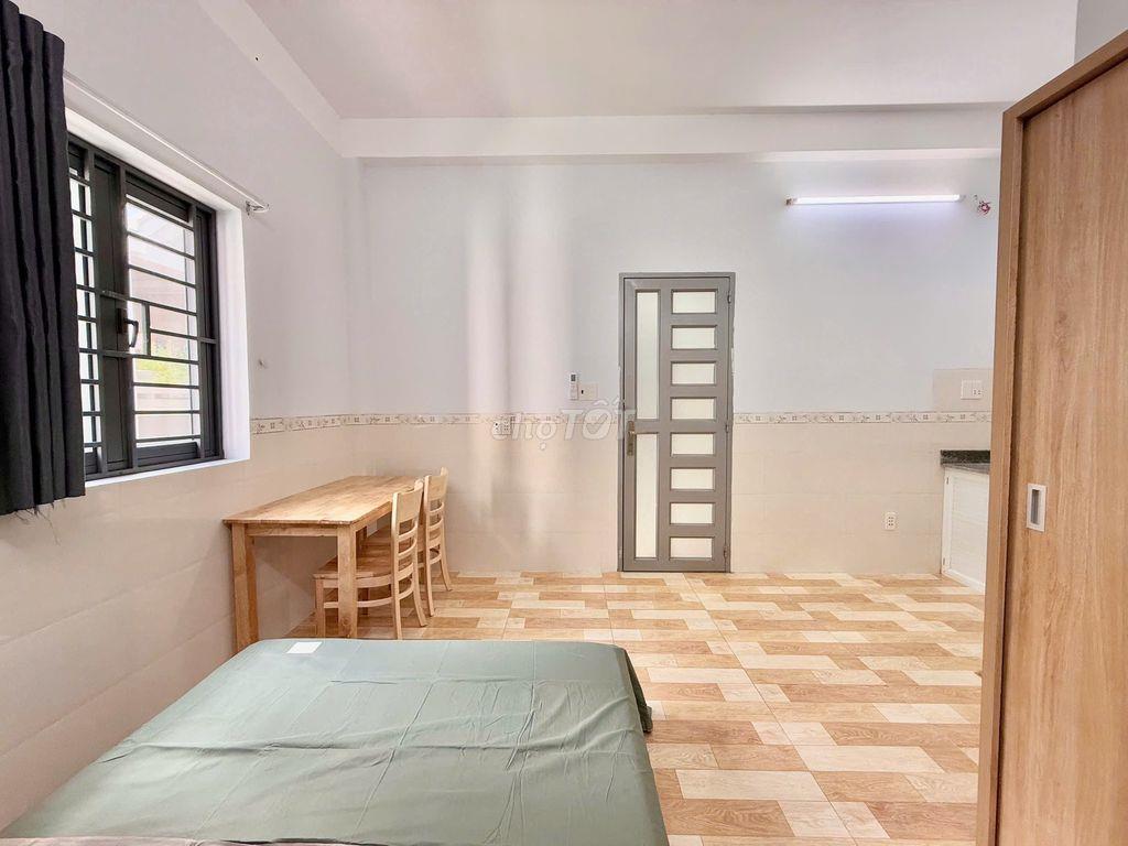 PHÒNG STUDIO CỬA SỔ TRỜI MỚI TINH SÁT ĐH KINH TẾ MKT - SÁT SÂN BAY 