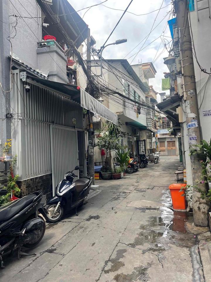 Phòng Ban công Nguyễn Thượng Hiền Bình Thạnh
