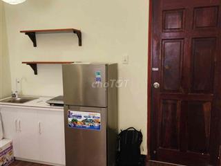 phòng 28m2 ở ngã tư hàng xanh