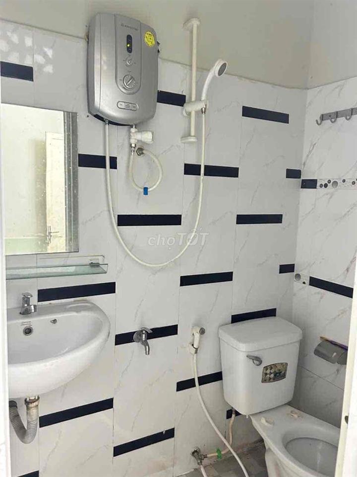 CHÍNH CHỦ CHO THUÊ PHÒNG FULL NỘI THẤT SÁT Q1