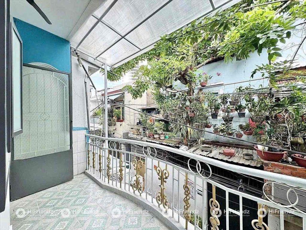 DUPLEX BAN CÔNG - GÁC CAO NGAY CHỢ BÀ CHIỂU