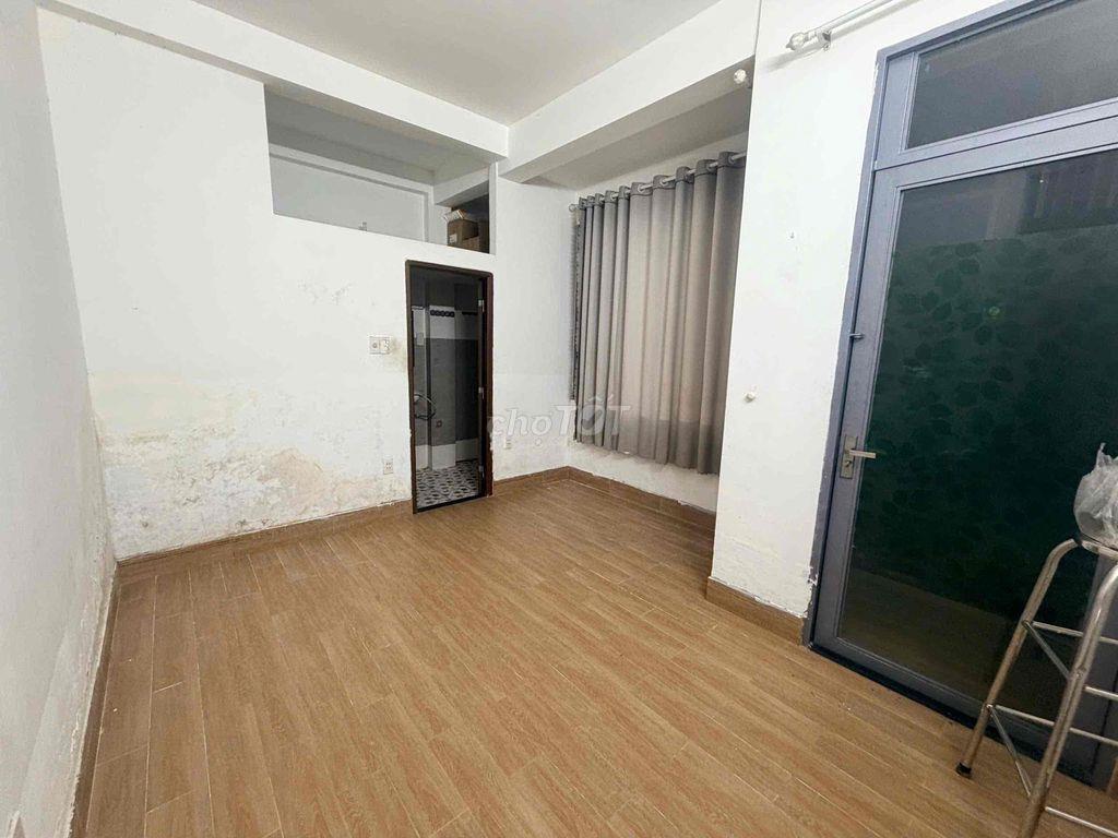 PTrọ NTrang Long -gần Hutech VLang -Giờ tự do -Ko chung chủ