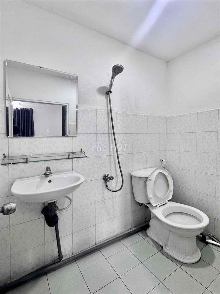 Căn hộ full nội thất cực rộng có ban công giá rẻ Tô Hiến Thành quận 10