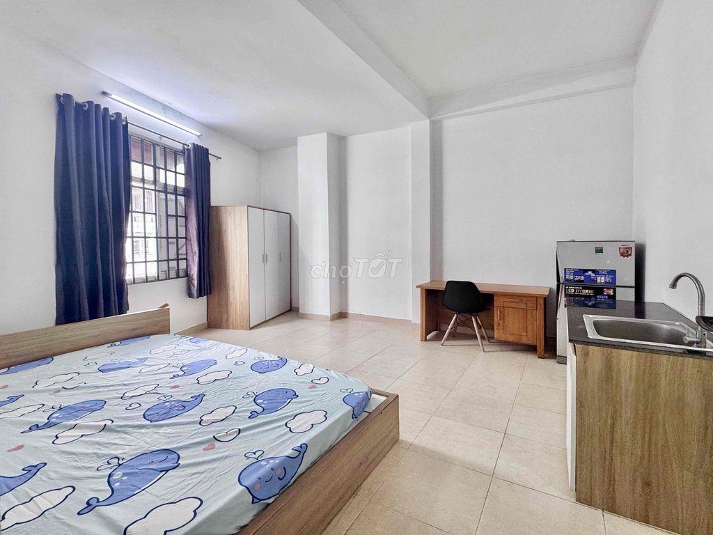 Căn hộ full nội thất cực rộng có ban công giá rẻ Tô Hiến Thành quận 10
