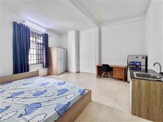 Căn hộ full nội thất cực rộng có ban công giá rẻ Tô Hiến Thành quận 10