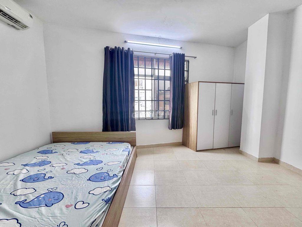 Căn hộ full nội thất cực rộng có ban công giá rẻ Tô Hiến Thành quận 10