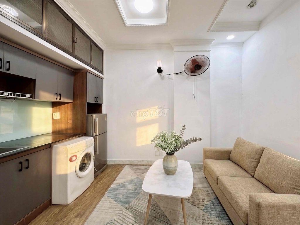 Căn hộ full nội thất ban công lớn máy giặt riêng cực rộng 80m2 Q10 Q11