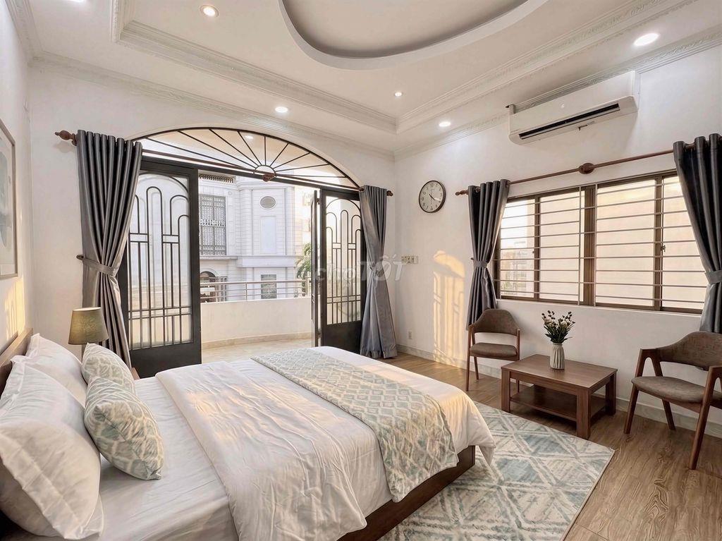 Căn hộ full nội thất ban công lớn máy giặt riêng cực rộng 80m2 Q10 Q11