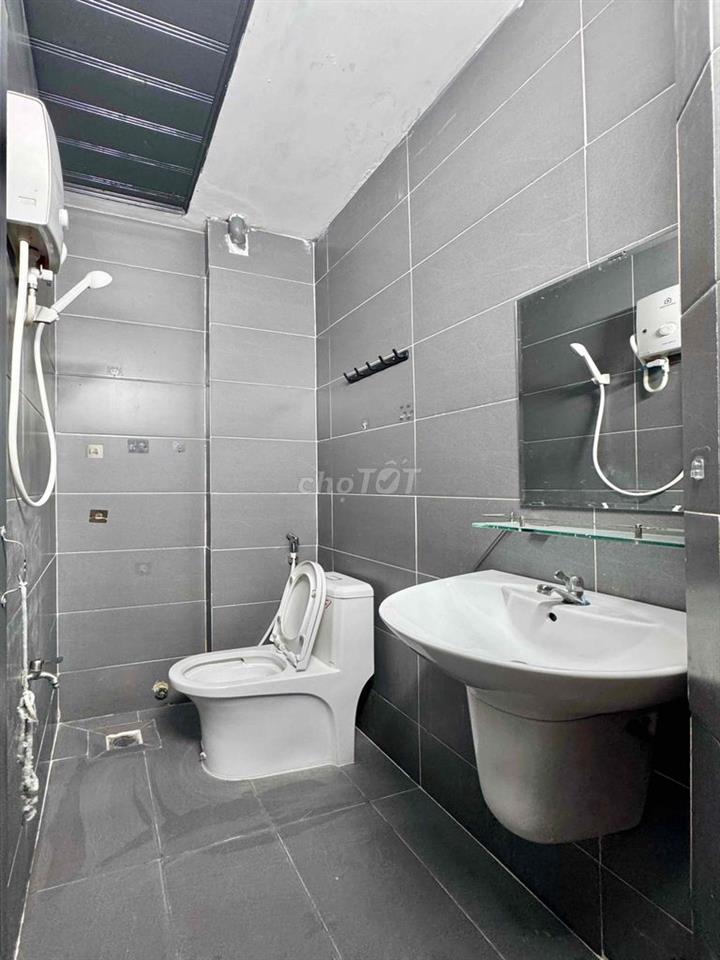Căn hộ full nội thất 1PN - 1PK rộng 50m2 quận Tân Bình có ban công