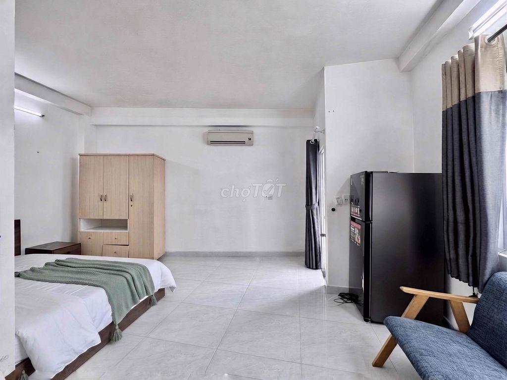 Căn hộ full nội thất cực rộng có ban công quận Tân Bình, Quận 10, Q11