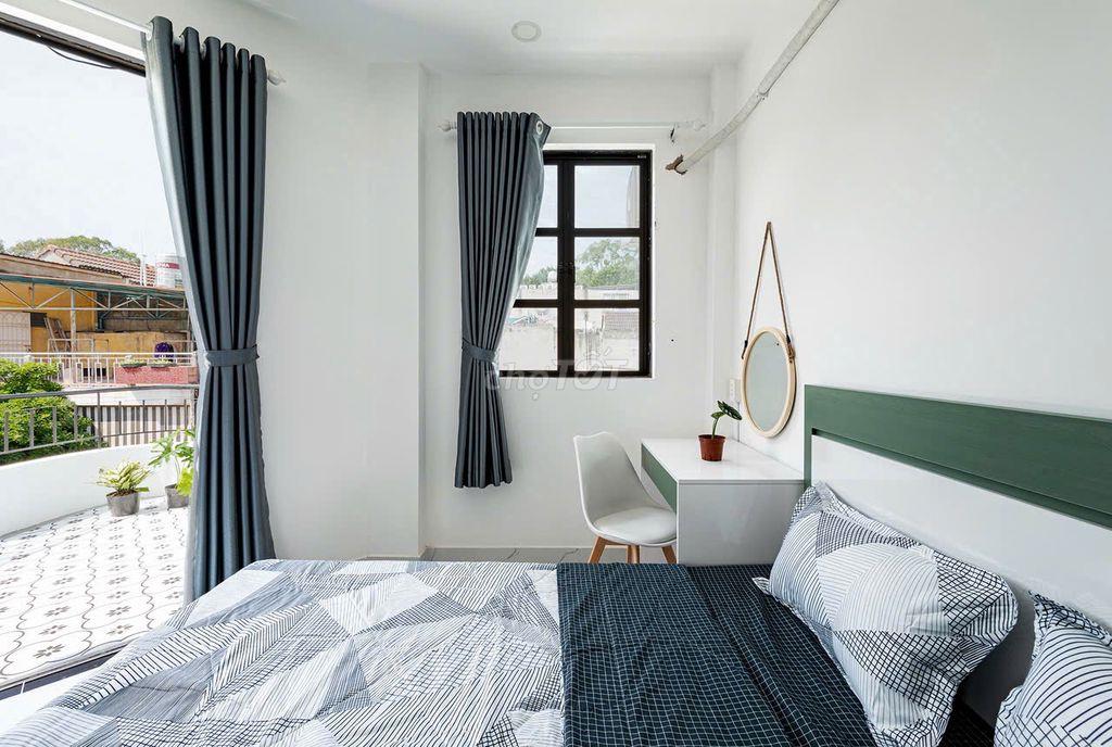 PHÒNG FULL NỘI THẤT BAN CÔNG RỘNG NGAY TRUNG TÂM CẠNH BV 175