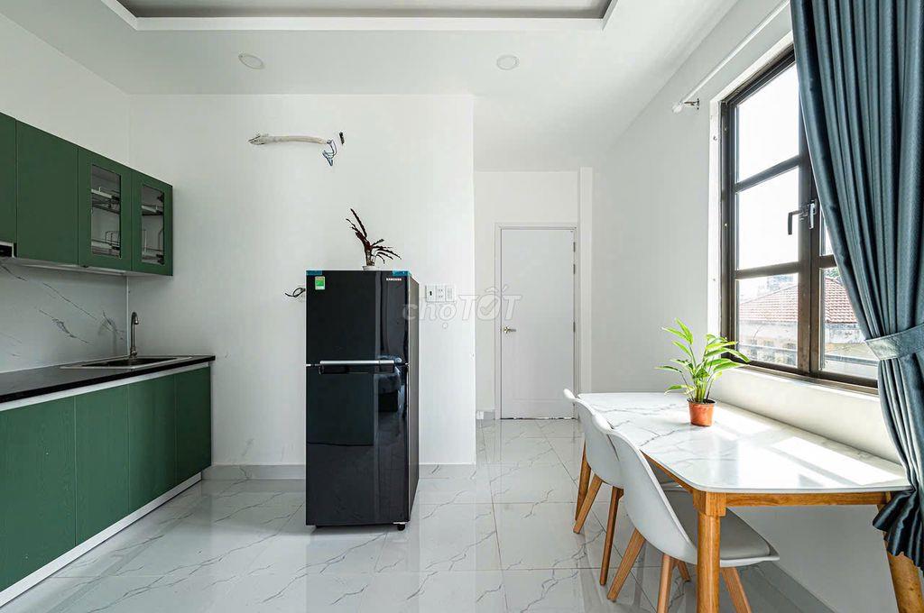 PHÒNG FULL NỘI THẤT BAN CÔNG RỘNG NGAY TRUNG TÂM CẠNH BV 175