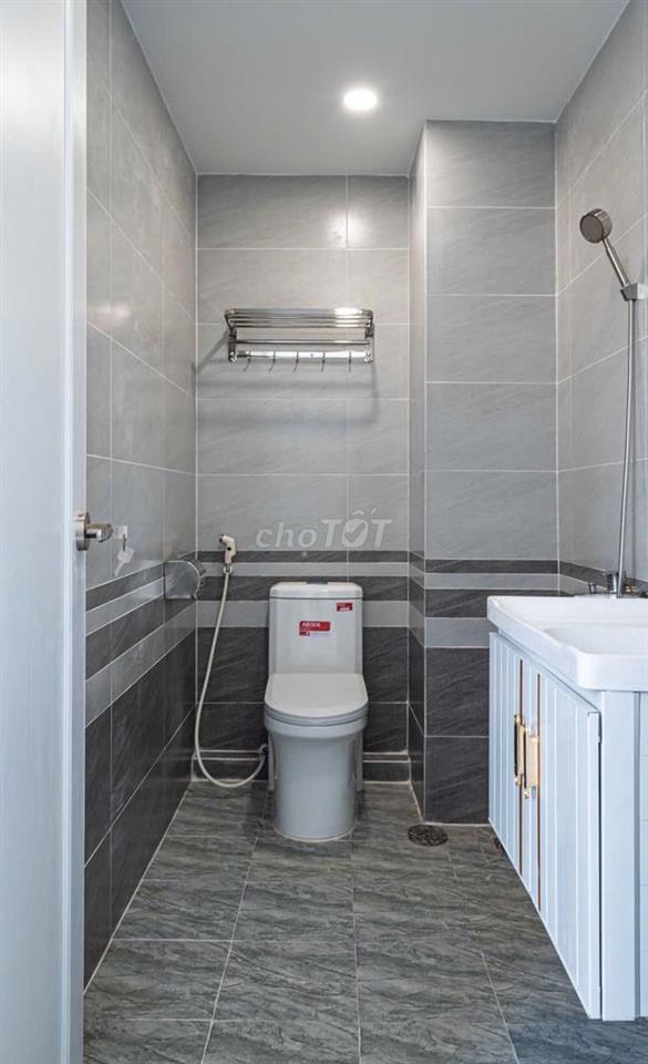 PHÒNG FULL NỘI THẤT BAN CÔNG RỘNG NGAY TRUNG TÂM CẠNH BV 175