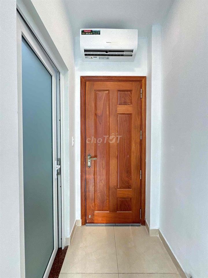 PHÒNG FULL NỘI THẤT BAN CÔNG CỬA SỔ GẦN CVPM QUANG TRUNG CĐ Y HỒNG ĐỨC
