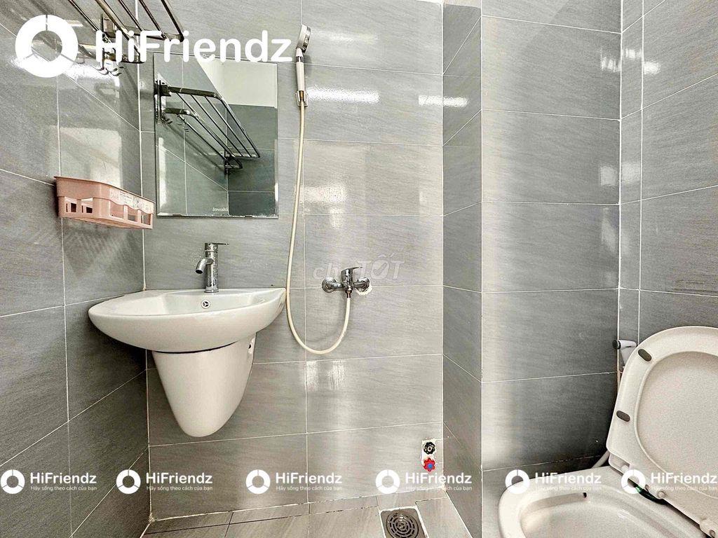 PHÒNG CHỈ TÍNH ĐIỆN FULL NỘI THẤT BAN CÔNG NGAY CÔNG VIÊN LÀNG HOA