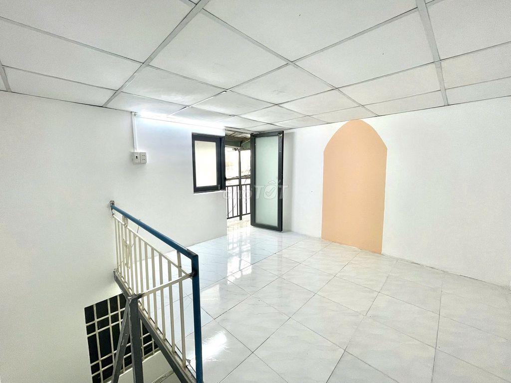 PHÒNG RỘNG GÁC CAO CÓ BAN CÔNG NGAY TRUNG TÂM GÒ VẤP GẦN VLU, IUH, GDU