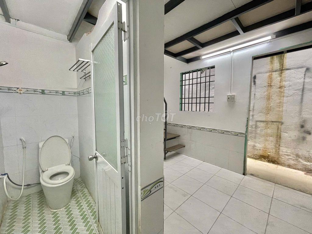 PHÒNG RỘNG GÁC CAO CÓ BAN CÔNG NGAY TRUNG TÂM GÒ VẤP GẦN VLU, IUH, GDU