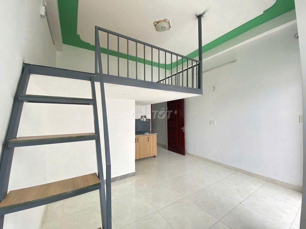 PHÒNG GÁC CAO BAN CÔNG NGAY PHẠM VĂN CHIÊU GẦN EMART CHỢ THẠCH ĐÀ