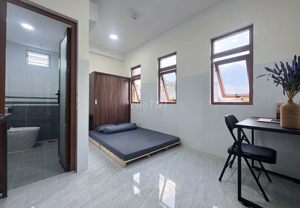 PHÒNG MỚI HOÀN THIỆN CỬA SỔ THOÁNG GẦN CẦU SẮT NGUYỄN THÁI SƠN