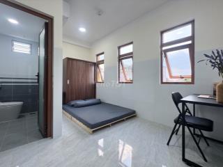 PHÒNG MỚI HOÀN THIỆN CỬA SỔ THOÁNG GẦN CẦU SẮT NGUYỄN THÁI SƠN
